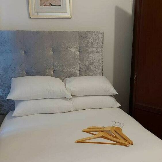 تختخواب و صبحانه Midtown Guesthouse