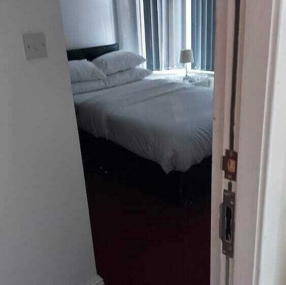 تختخواب و صبحانه Midtown Guesthouse