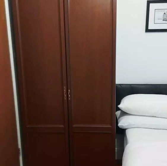 ベッドアンドブレックファースト Midtown Guesthouse