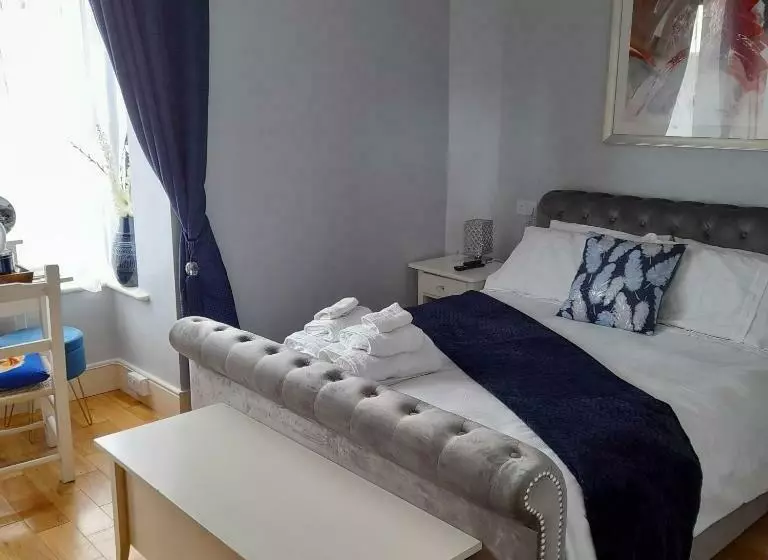 ベッドアンドブレックファースト Shadowvale E34x773