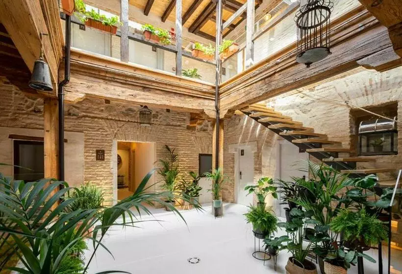 Dobo Azacanes Hostal