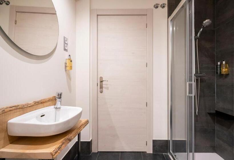 Dobo Azacanes Hostal