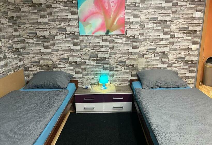 ペンション Hipokratios 1