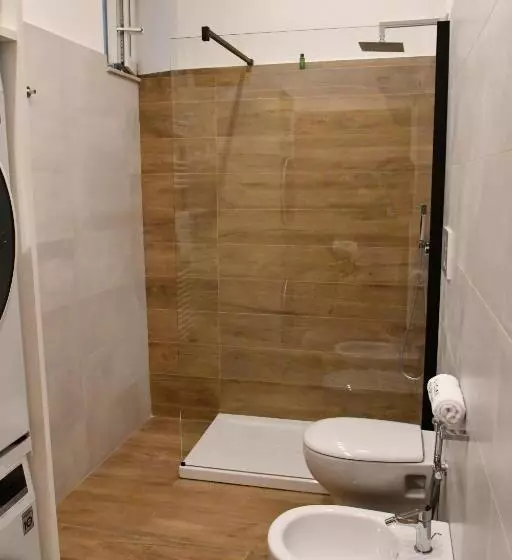 ペンション Nu House Rooms & Apartments