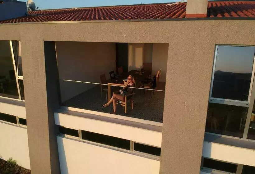 تختخواب و صبحانه Stay At The Winemaker