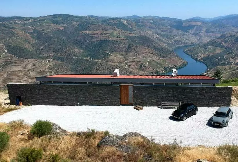 تختخواب و صبحانه Stay At The Winemaker