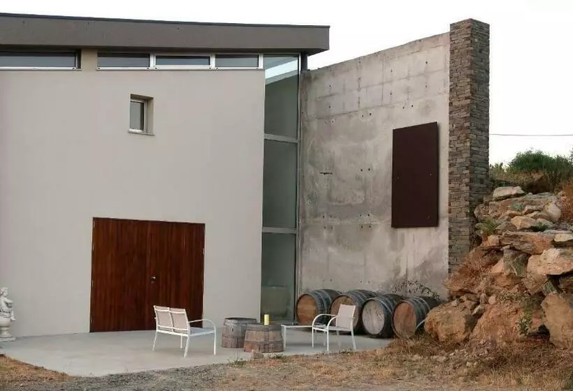 تختخواب و صبحانه Stay At The Winemaker