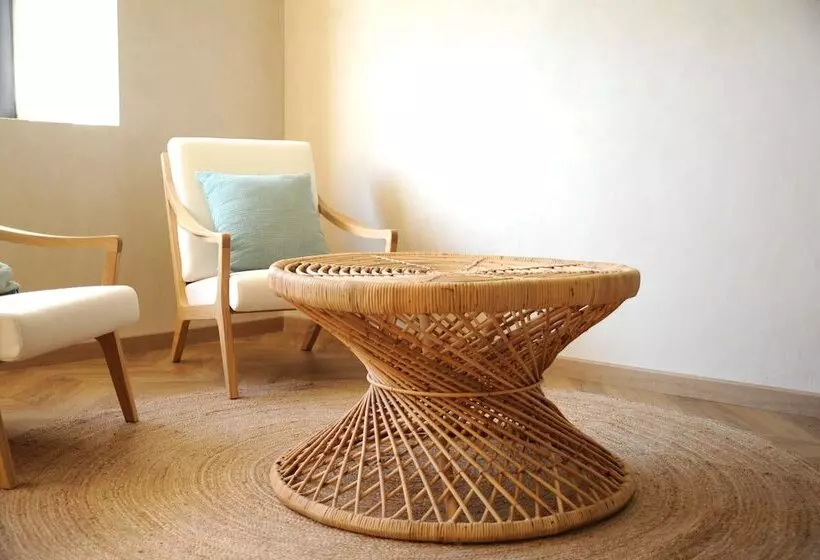 Hotelli Hábitat Cigüeña Negra