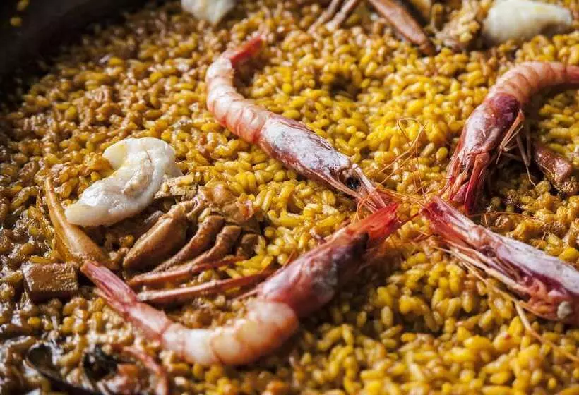 Hotelli Hábitat Cigüeña Negra