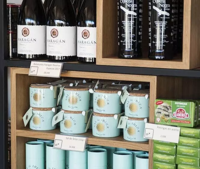 Hotelli Hábitat Cigüeña Negra