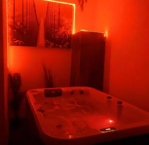 Hotelli Maison Avec Jacuzzi