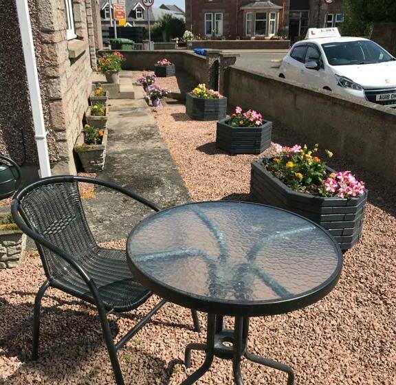 Bed and Breakfast Haste Ye Back