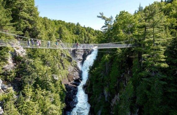 Condo Climatisé Près Du Mont Sainte Anne Avec Parc Aquatique, Piscine, Spa, Gym, Arcades Et Billard