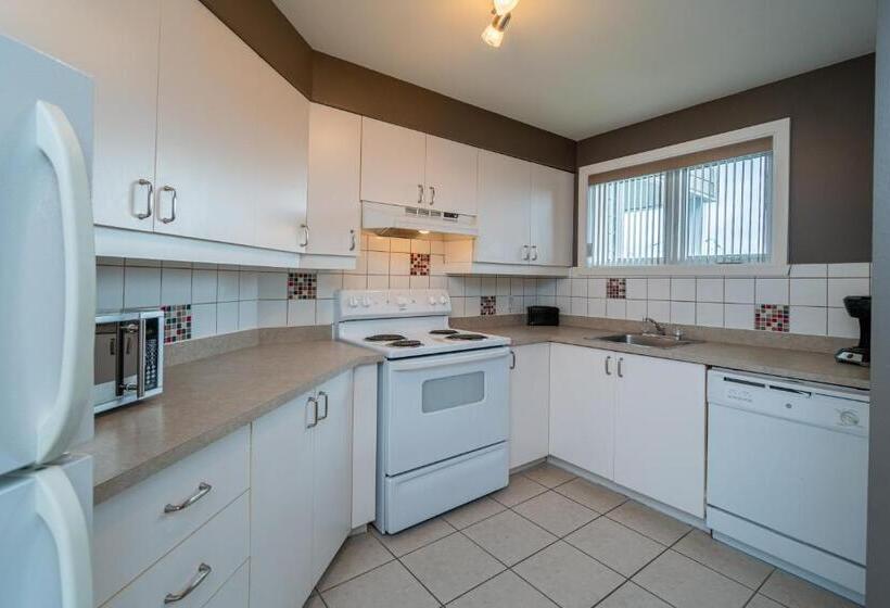 Condo Climatisé Près Du Mont Sainte Anne Avec Parc Aquatique, Piscine, Spa, Gym, Arcades Et Billard