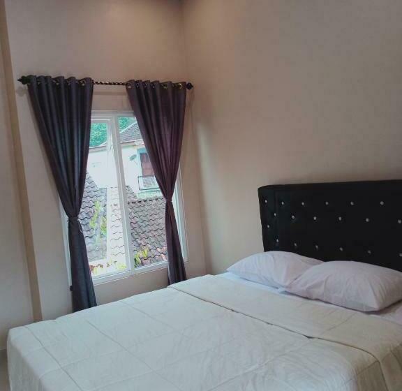 Pansiyon Villa Pringgitan