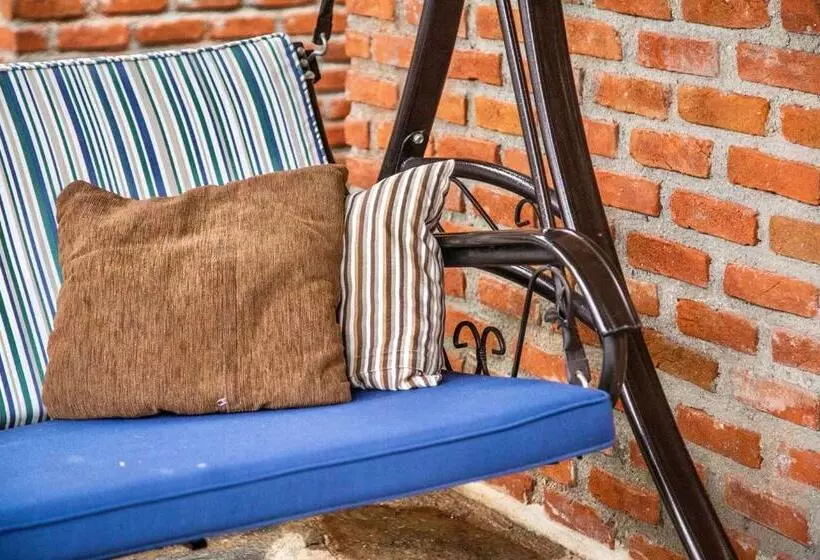 تختخواب و صبحانه Sapancaminihouse