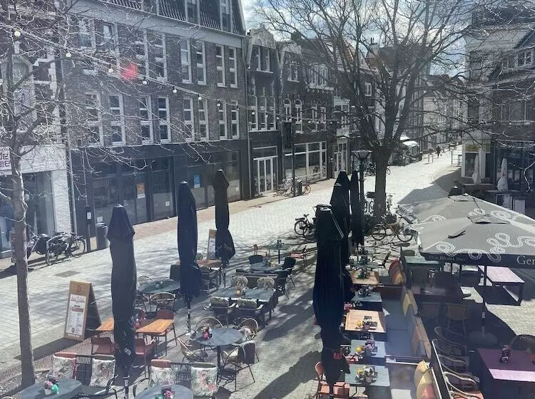 Hotelli Anna Van Chiel