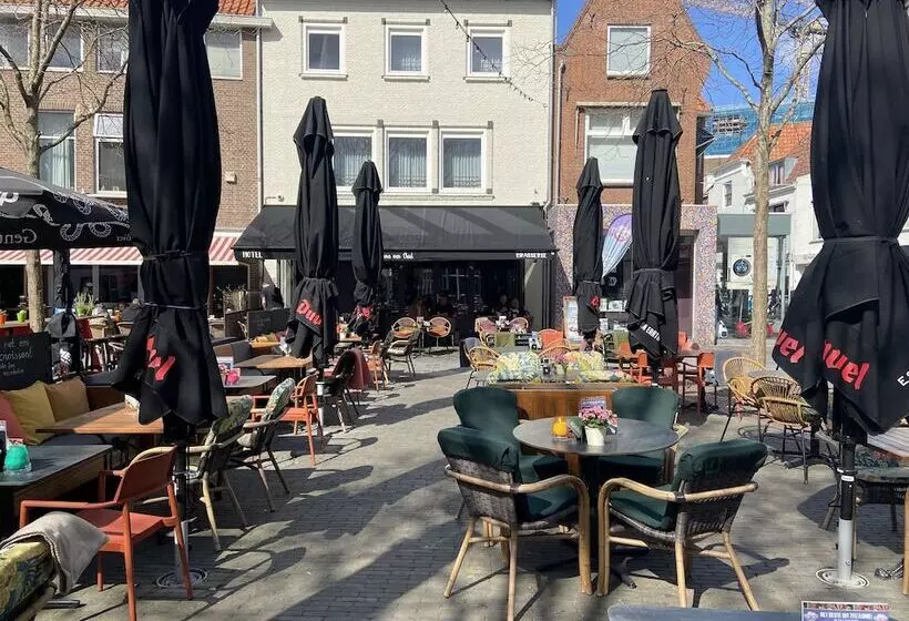 Hotelli Anna Van Chiel