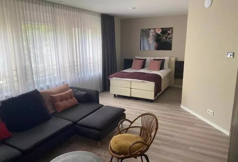 Hotelli Anna Van Chiel