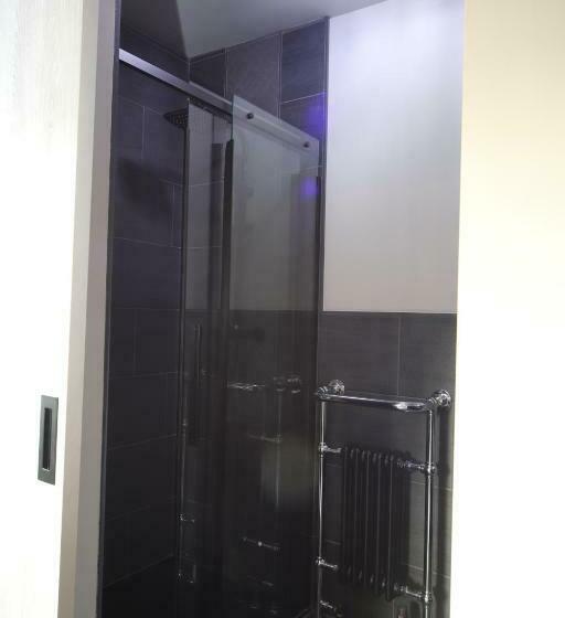 Отель The Solo No 1 Bank Chambers