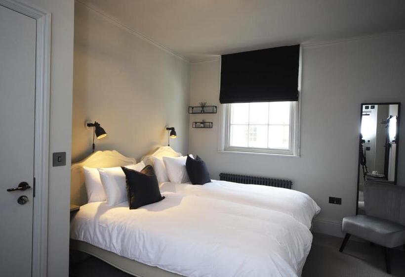 Отель The Solo No 1 Bank Chambers