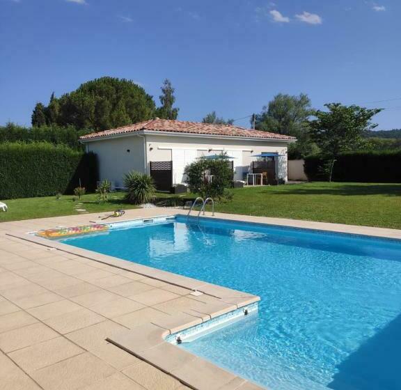 פנסיון Les Pitchounettes