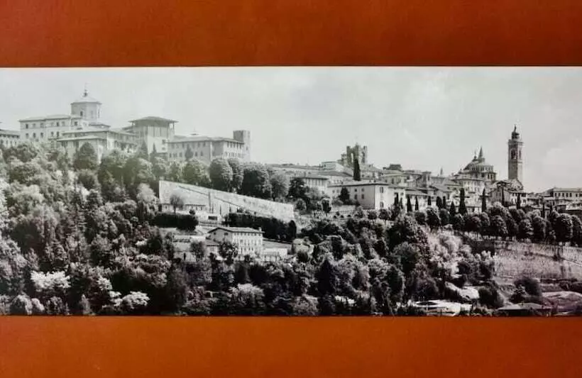 تختخواب و صبحانه Angolo Del Poeta