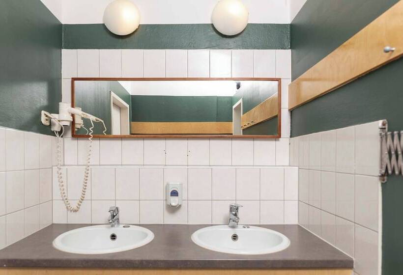 Eastseven Berlin Hostel