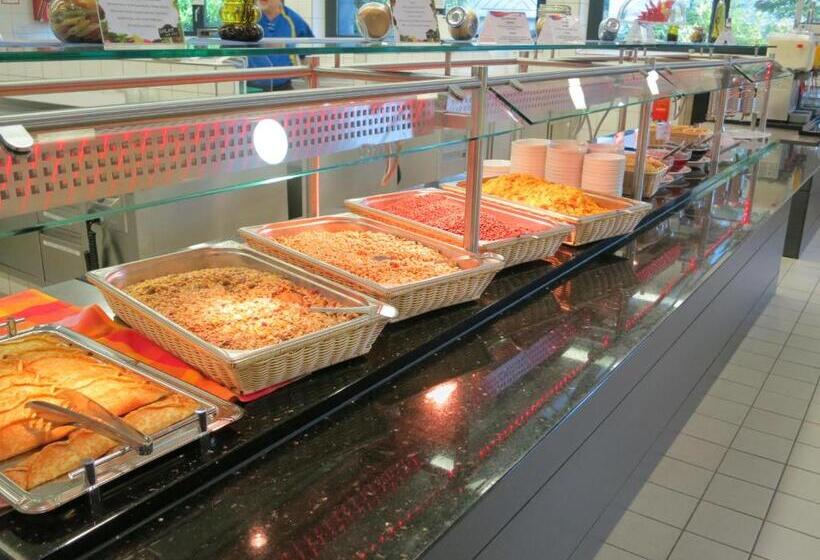 Hi Munich Park Youth Hostel