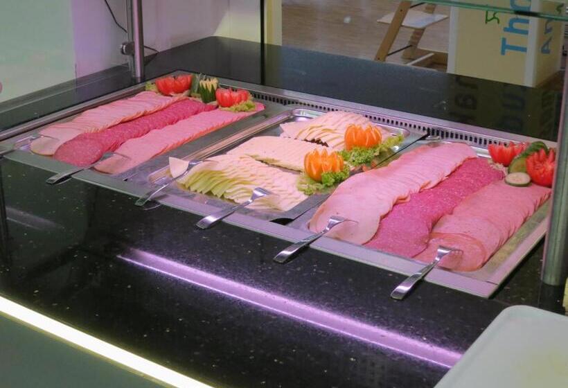 Hi Munich Park Youth Hostel