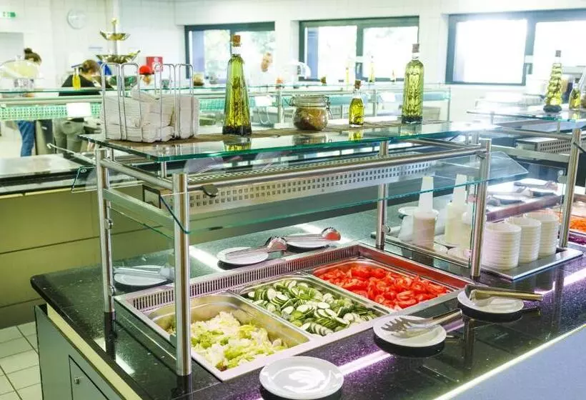 Hi Munich Park Youth Hostel