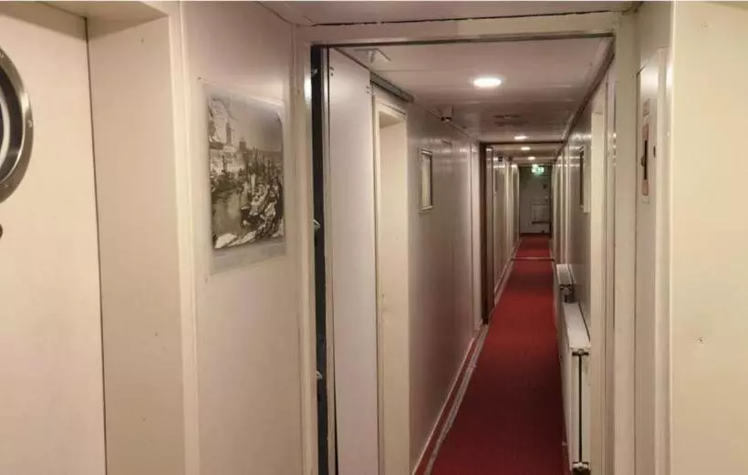 مسافرخانه Shipotel Berlin Gmbh, Shipotel Eastern & Shipotel Western