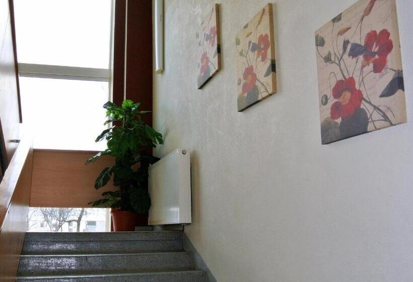 مسافرخانه Euro