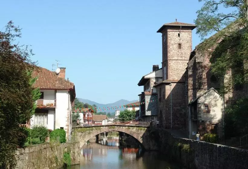 فندق Hôtel Barnea