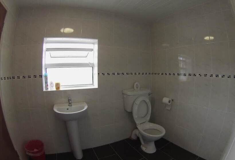 בית מלון כפרי Backpackers Citi Hostel