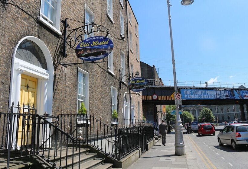 בית מלון כפרי Backpackers Citi Hostel