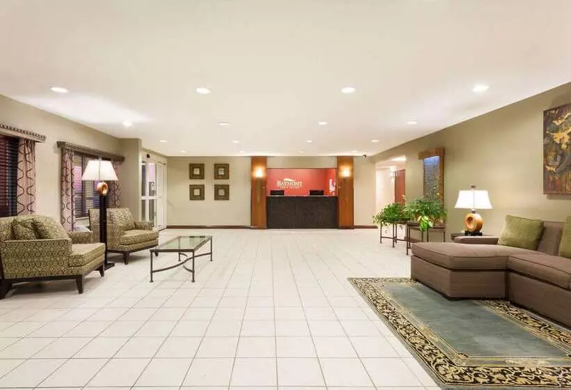 Отель Baymont By Wyndham Dale