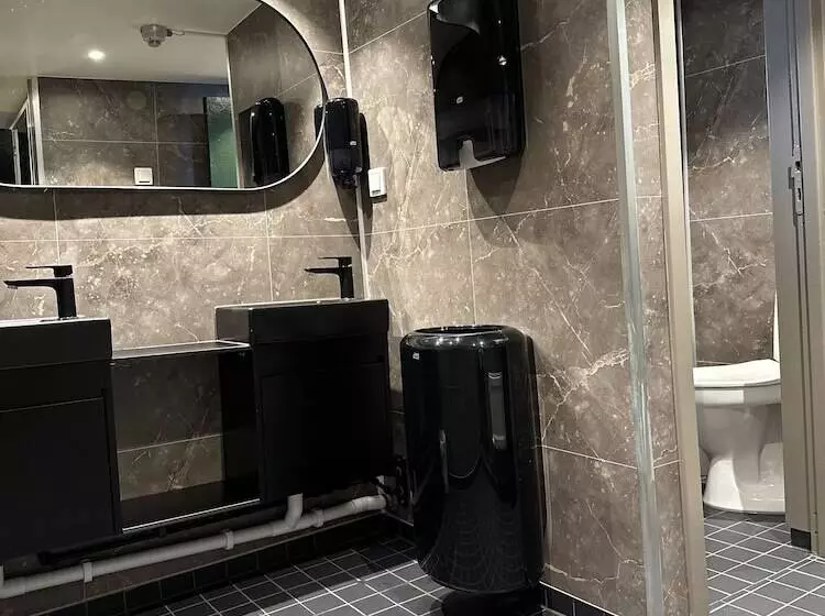 호텔 Den Röda Båten