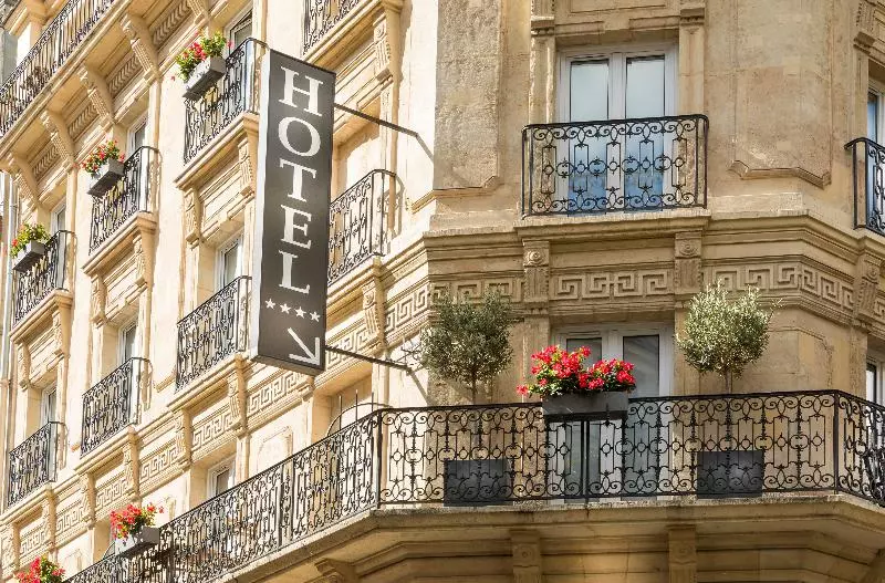 هتل Gardette Park