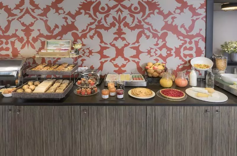 هتل Gardette Park