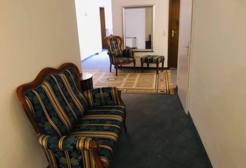 酒店 Garni Ratstube