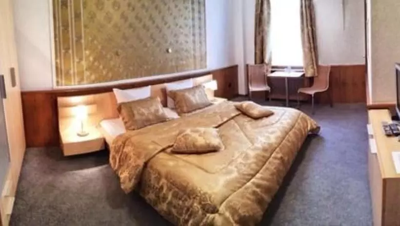 Отель Garni Ratstube