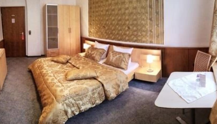 酒店 Garni Ratstube