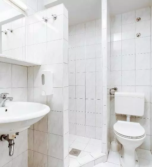 هتل Jagodic Garni