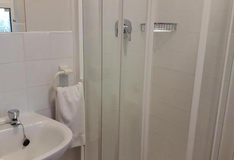 Szálloda The Benwiskin Centre