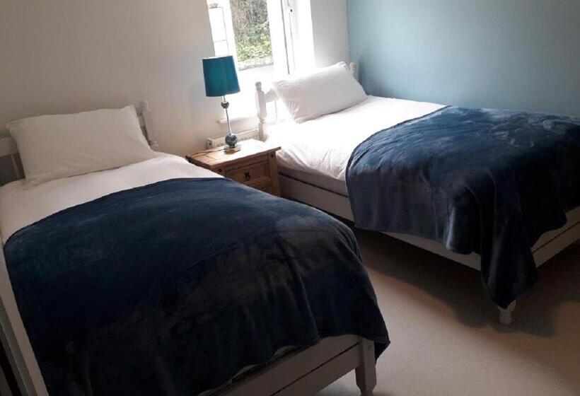 Szálloda The Benwiskin Centre