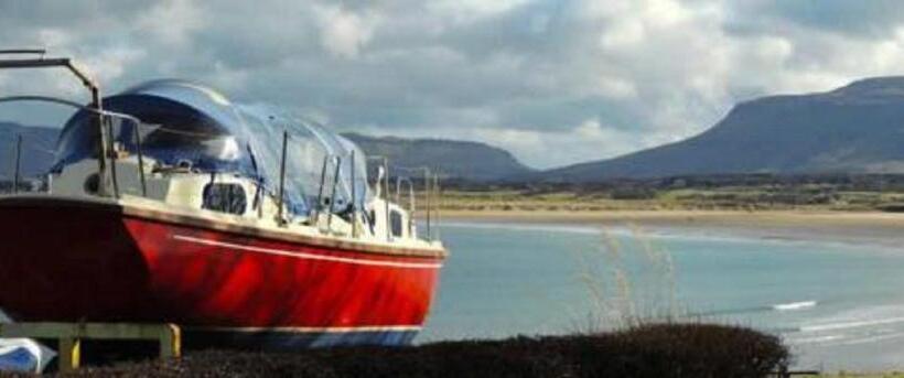 Szálloda The Benwiskin Centre