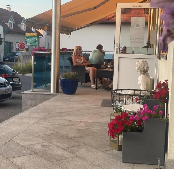 مبيت وإفطار Pension Seeblick Purbach