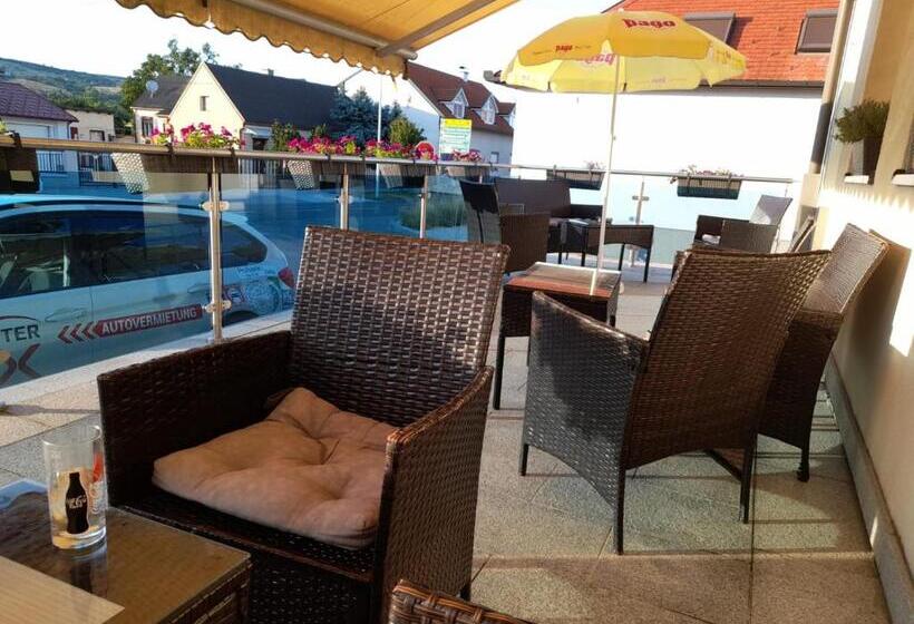 مبيت وإفطار Pension Seeblick Purbach