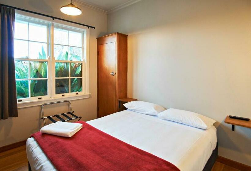 فندق على الطريق Royal Matawhero